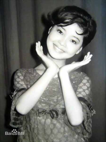 邓丽君(Teresa Teng、テレサ·テン)少女时期的前后照片
