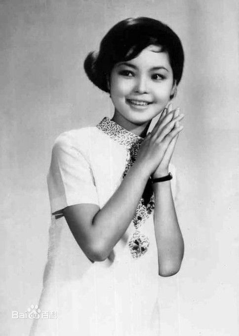 邓丽君(Teresa Teng、テレサ·テン)少女时期的前后照片