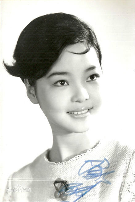 邓丽君(Teresa Teng、テレサ·テン)少女时期的前后照片