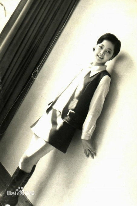 邓丽君(Teresa Teng、テレサ·テン)少女时期的前后照片