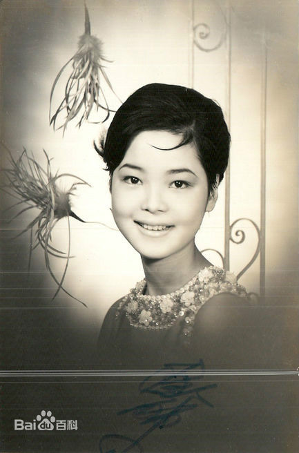 邓丽君(Teresa Teng、テレサ·テン)少女时期的前后照片