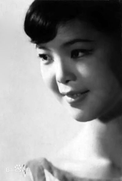 邓丽君(Teresa Teng、テレサ·テン)少女时期的前后照片