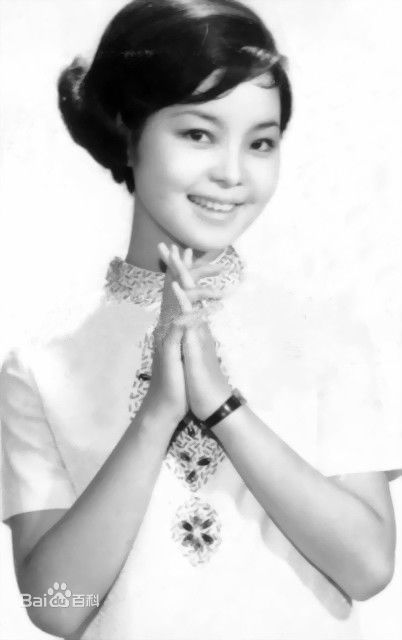 邓丽君(Teresa Teng、テレサ·テン)少女时期的前后照片
