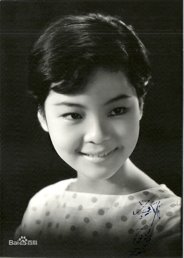邓丽君(Teresa Teng、テレサ·テン)少女时期的前后照片