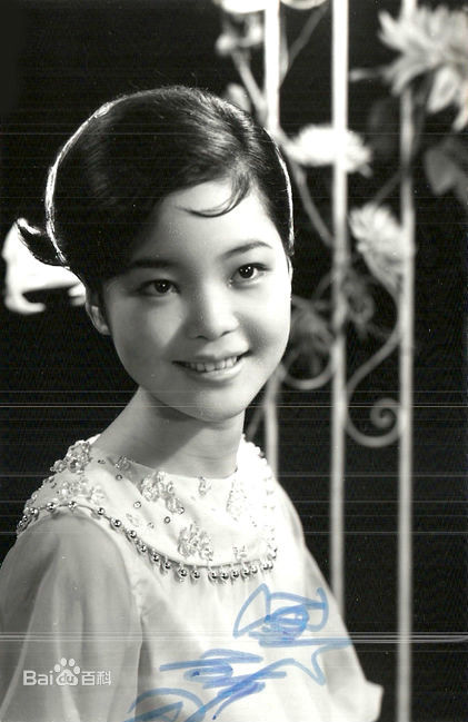 邓丽君(Teresa Teng、テレサ·テン)少女时期的前后照片