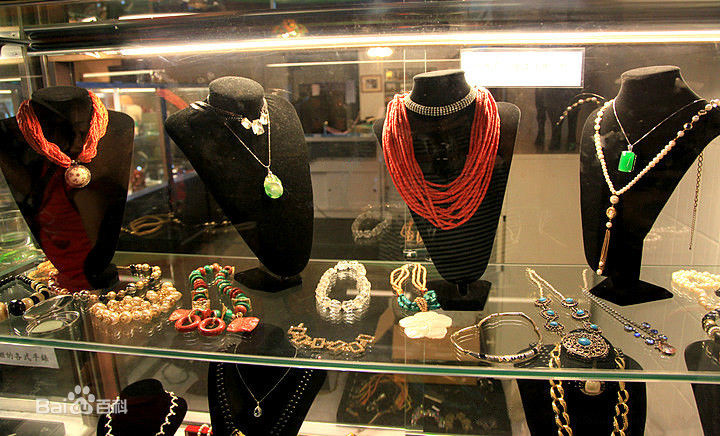 邓丽君(Teresa Teng、テレサ·テン)后世纪念资料素颜照相册