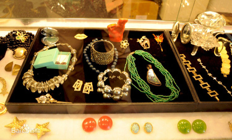 邓丽君(Teresa Teng、テレサ·テン)后世纪念资料素颜照相册