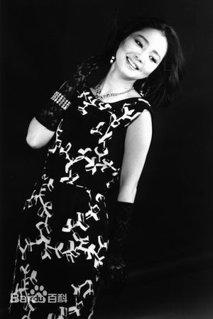 邓丽君(Teresa Teng、テレサ·テン)艺术照前后照片
