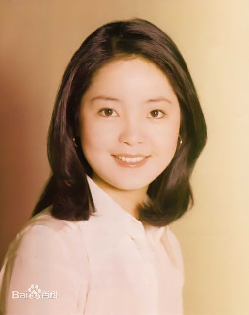 邓丽君(Teresa Teng、テレサ·テン)艺术照前后照片