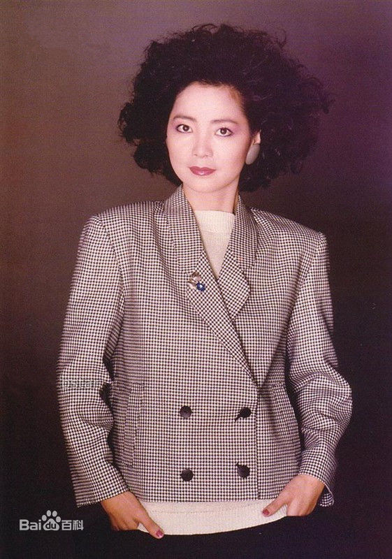 邓丽君(Teresa Teng、テレサ·テン)艺术照前后照片