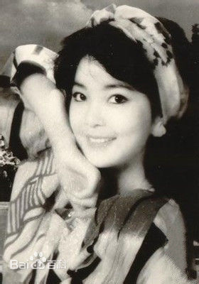 邓丽君(Teresa Teng、テレサ·テン)艺术照前后照片