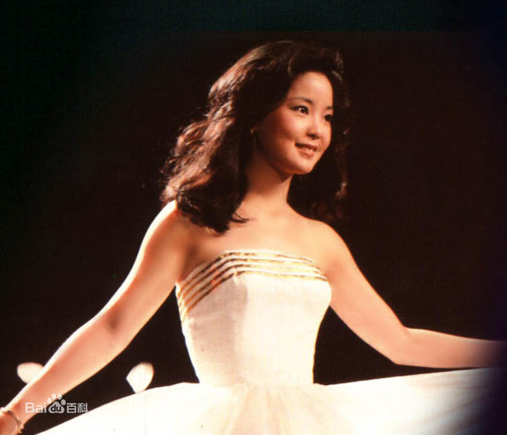 邓丽君(Teresa Teng、テレサ·テン)艺术照前后照片