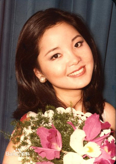 邓丽君(Teresa Teng、テレサ·テン)艺术照前后照片