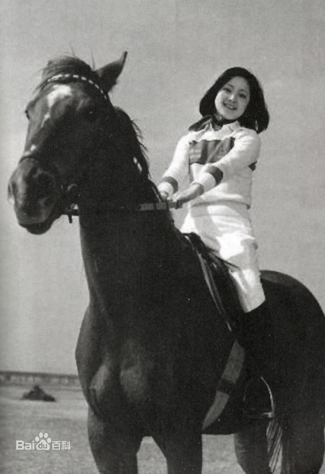 邓丽君(Teresa Teng、テレサ·テン)小时候素颜照相册