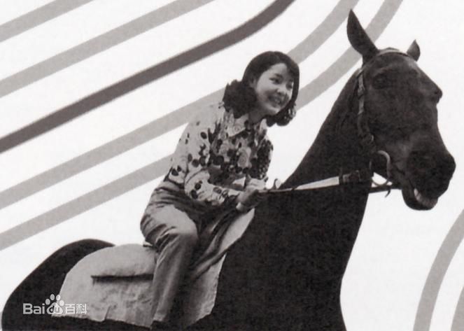 邓丽君(Teresa Teng、テレサ·テン)小时候素颜照相册