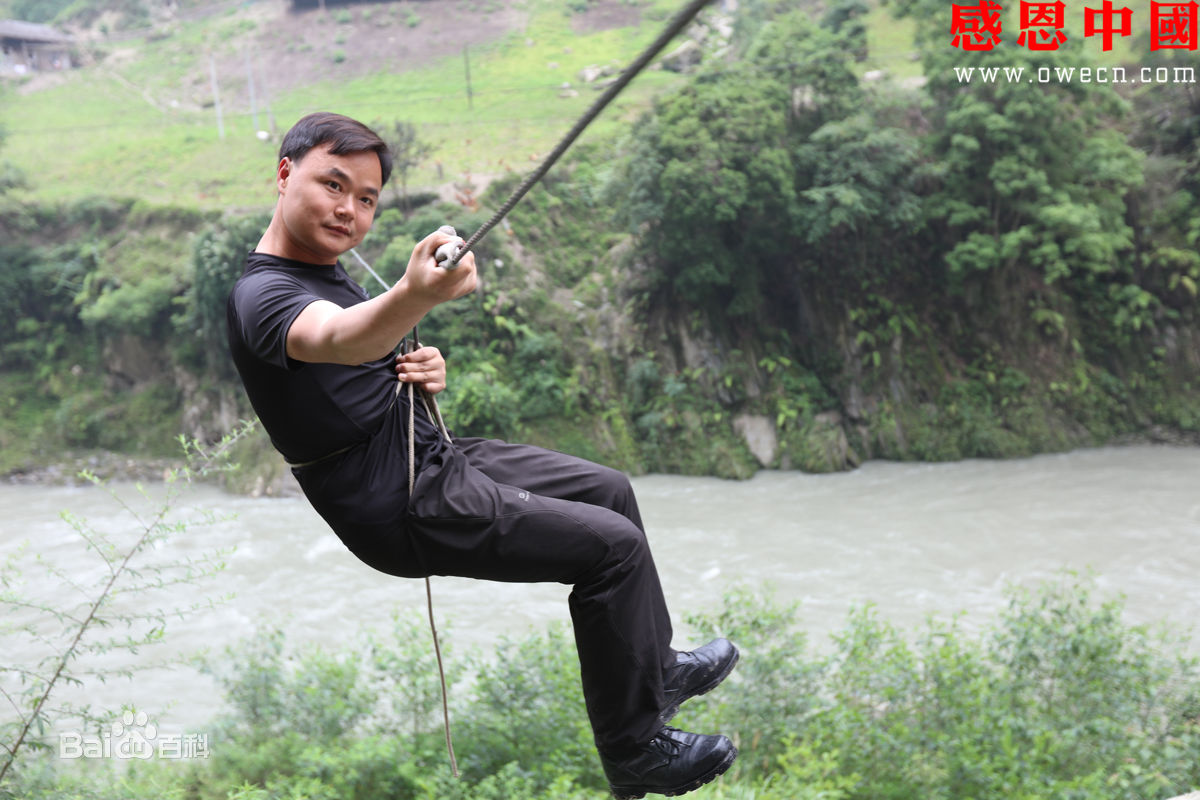 张仁杰(renjiezhang)常年行走在山区农村等地采写。素颜照相册