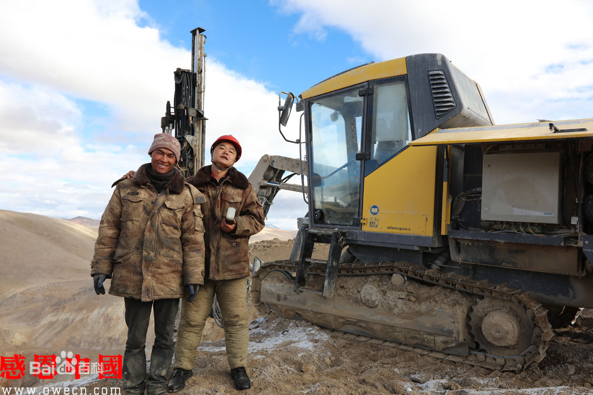 张仁杰(renjiezhang)和采写人物在一起的照片。性感图片壁纸
