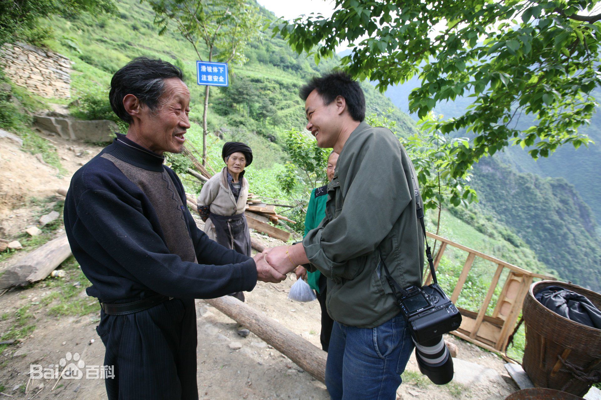 张仁杰(renjiezhang)2008年北川大地震采写并参与救援照片。性感图片壁纸