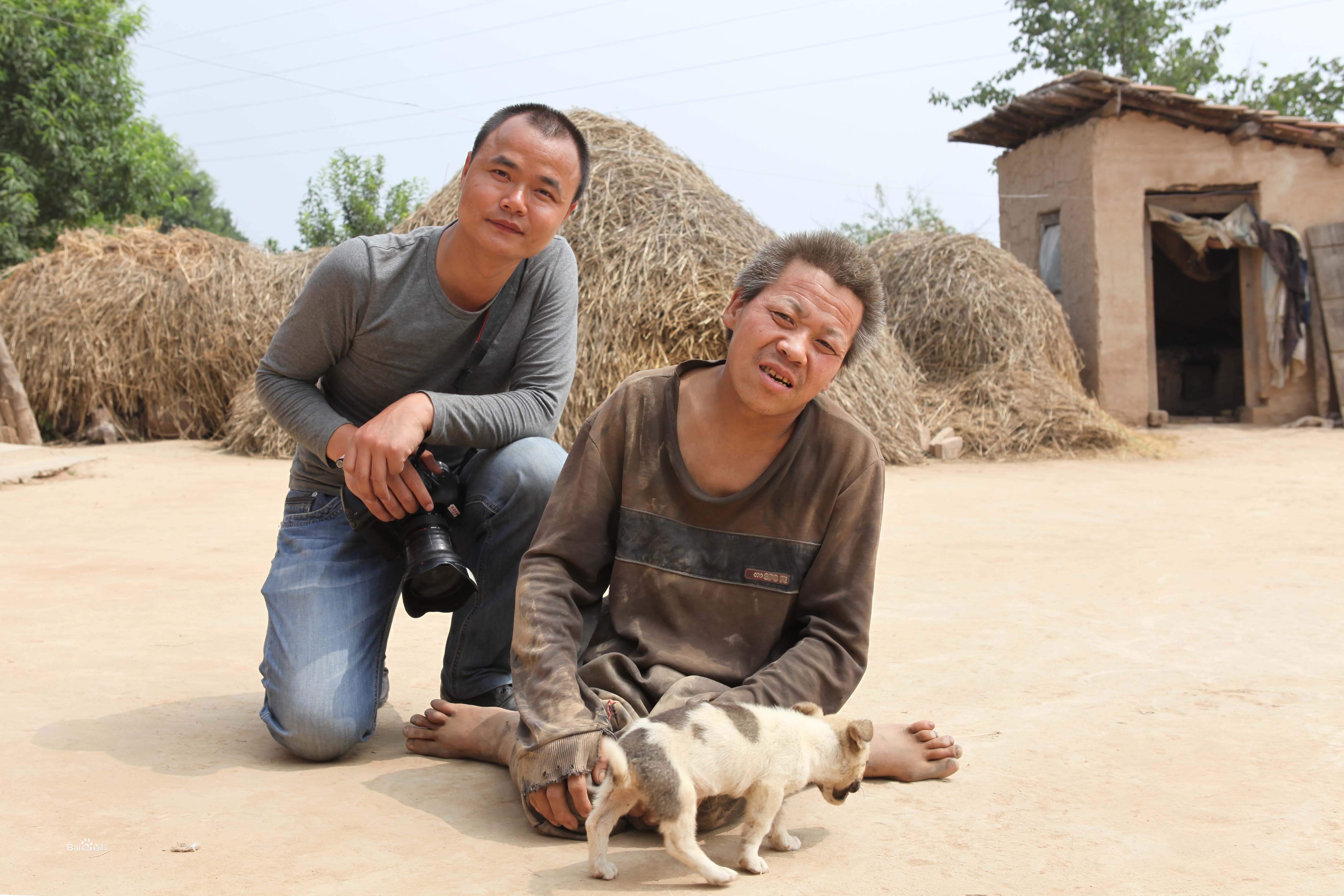 张仁杰(renjiezhang)和他独立承担的社会变迁课题中的人物在一起。图册