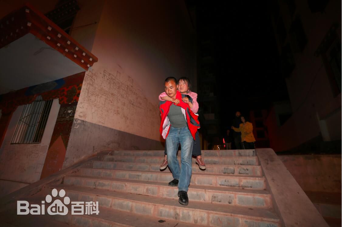 张仁杰(renjiezhang)和他独立承担的社会变迁课题中的人物在一起。图册