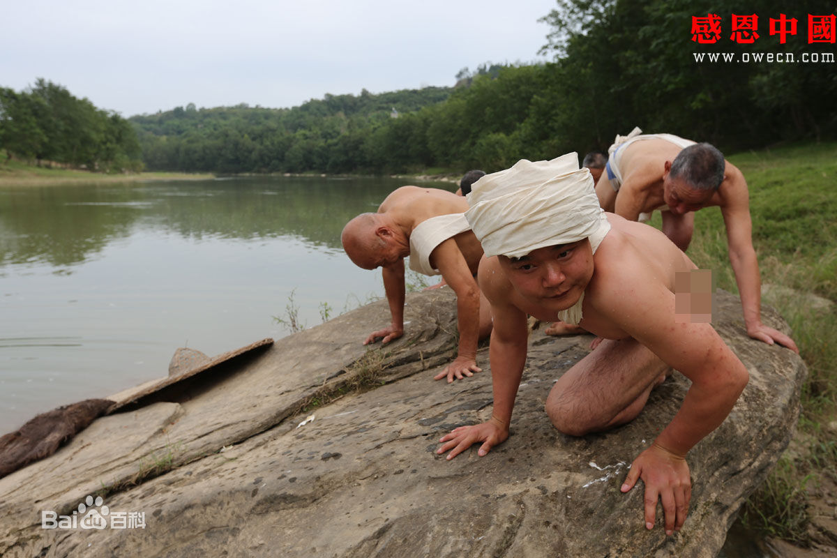 张仁杰(renjiezhang)和他独立承担的社会变迁课题中的人物在一起。图册