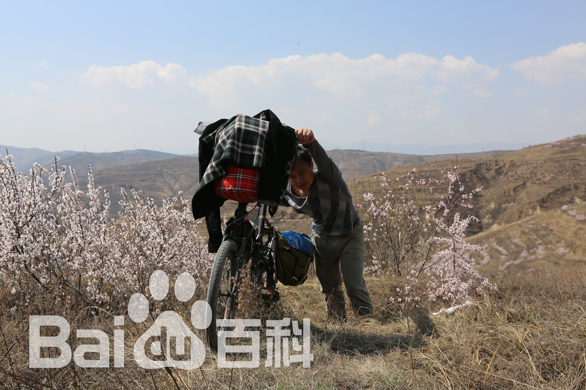 张仁杰(renjiezhang)独立承担课题的骑行在全国各地。前后照片