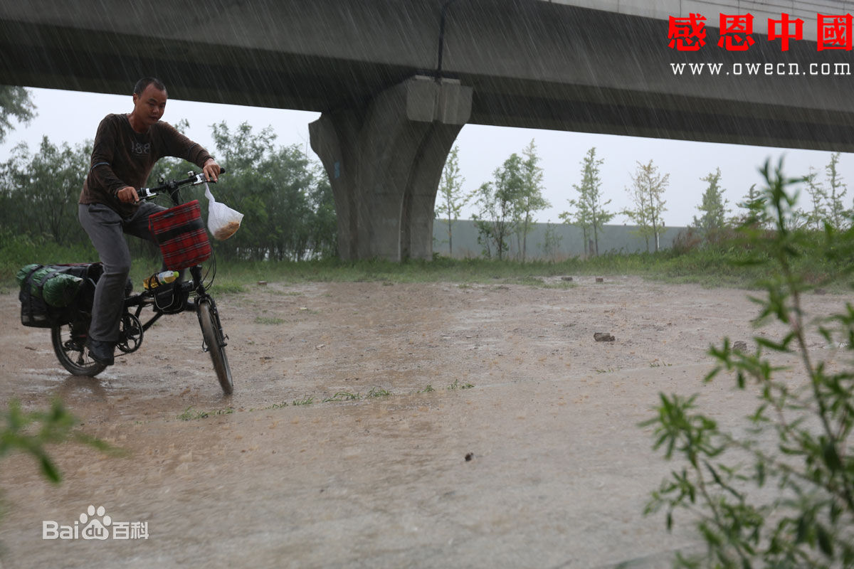 张仁杰(renjiezhang)独立承担课题的骑行在全国各地。前后照片