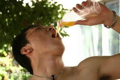 董彦麟在情景喜剧《造星公司》中的