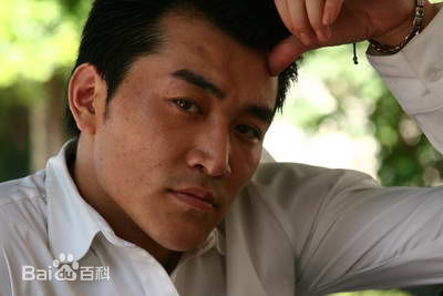 董彦麟在情景喜剧《造星公司》中的