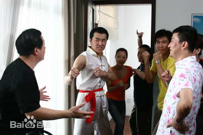 董彦麟在情景喜剧《造星公司》中的