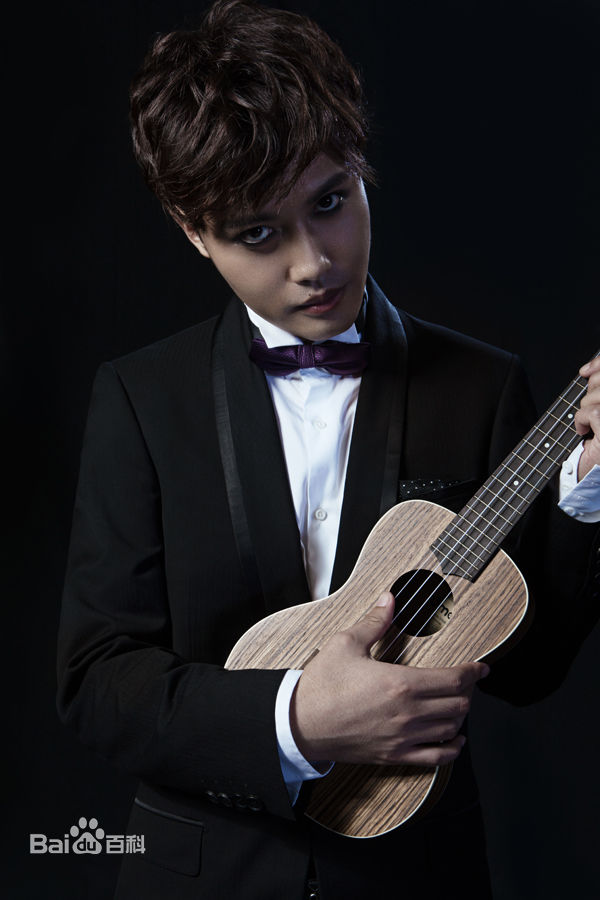 赵廷峪(Patrick)2015年艺术照壁纸壁纸