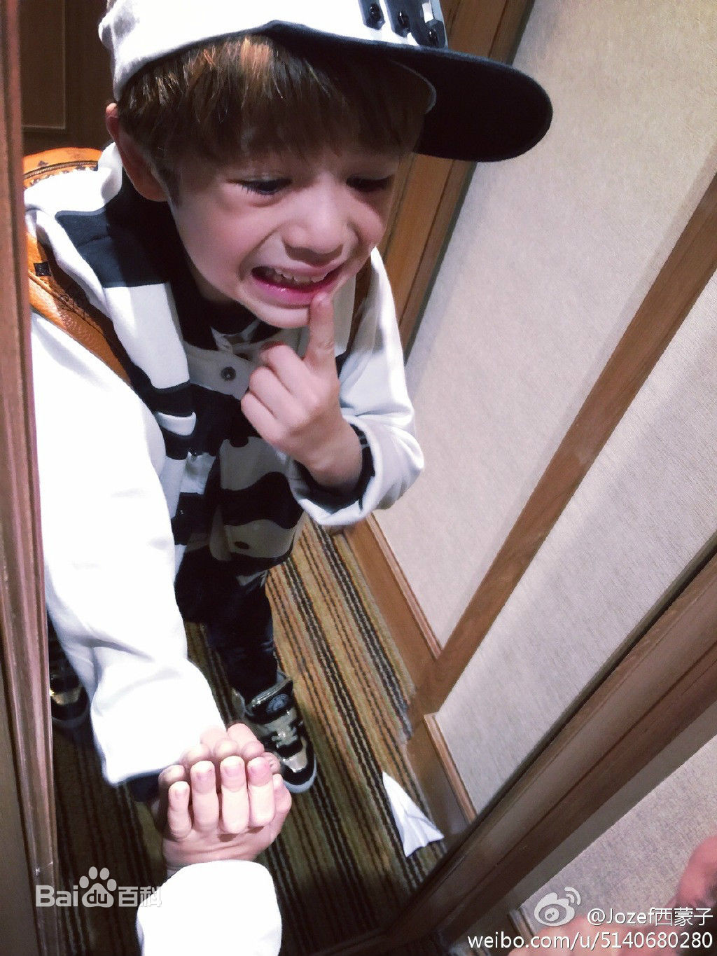 西蒙子(Jozef Liu Waite)生活照片图片图集