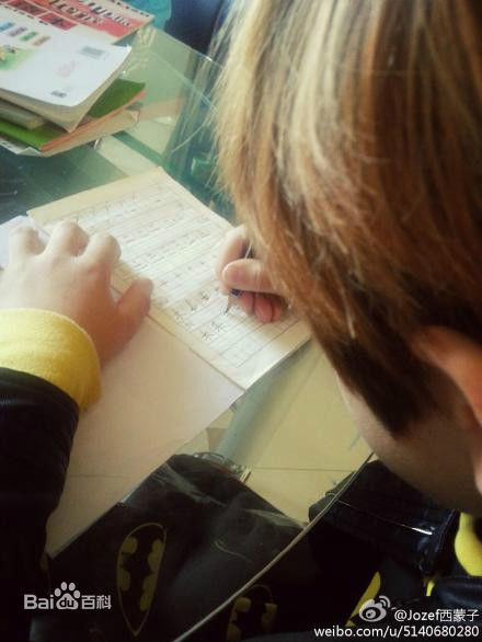 西蒙子(Jozef Liu Waite)生活照片图片图集