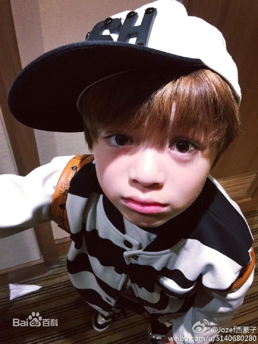 西蒙子(Jozef Liu Waite)生活照片图片图集