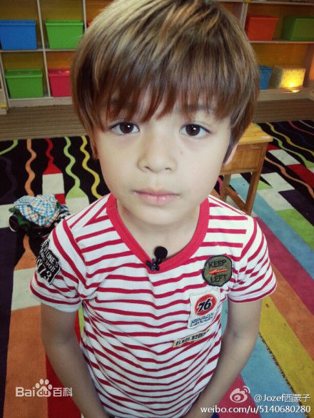 西蒙子(Jozef Liu Waite)生活照片图片图集