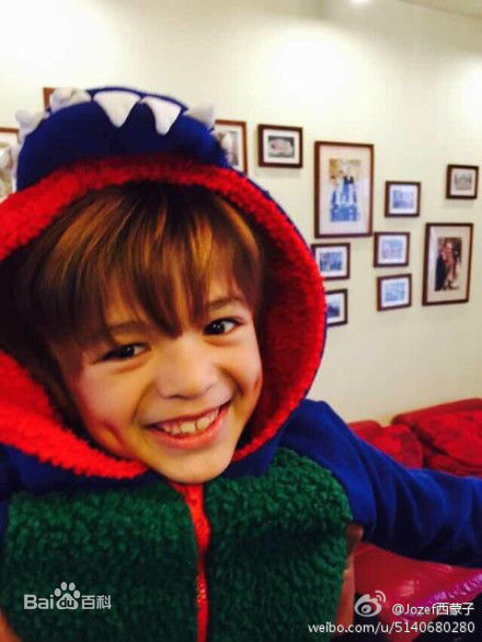 西蒙子(Jozef Liu Waite)生活照片图片图集