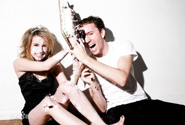 艾玛·罗伯茨(Emma Roberts)最新集壁纸