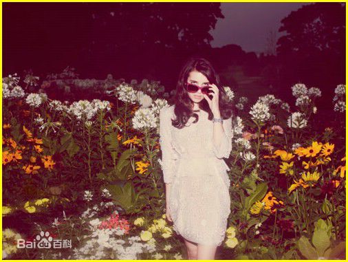 艾玛·罗伯茨(Emma Roberts)最新集壁纸