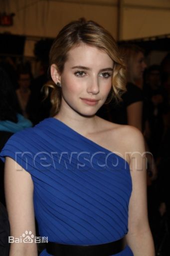 艾玛·罗伯茨(Emma Roberts)工作照前后照片