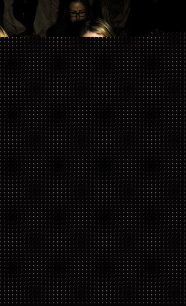 艾玛·罗伯茨(Emma Roberts)工作照前后照片