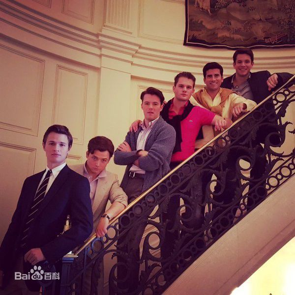 艾玛·罗伯茨(Emma Roberts)前后照片