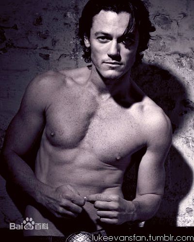 卢克·伊万斯(Luke Evans)前后照片