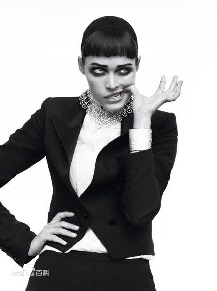 最新阿曼达·皮特(Amanda Peet)精彩图册