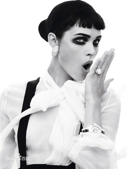 最新阿曼达·皮特(Amanda Peet)精彩图册