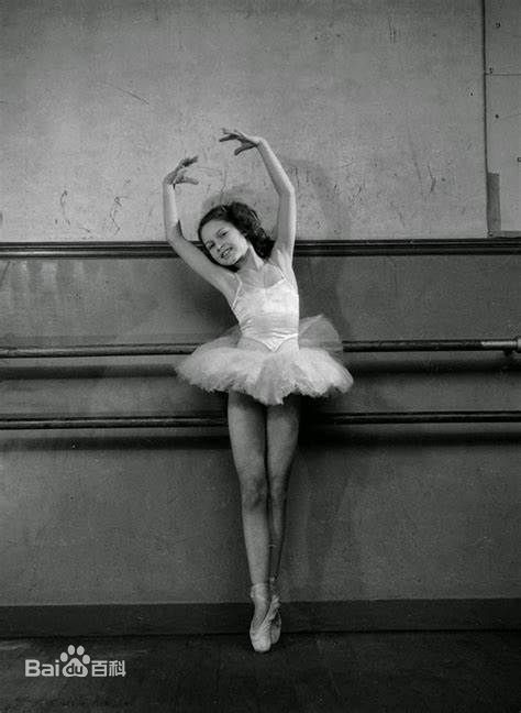 碧姬·芭铎(Brigitte Anne-Marie Bardot)童年照前后照片