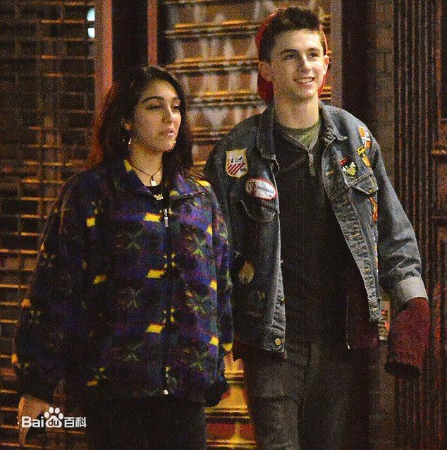 高清提莫西·查拉梅(Timothée Chalamet)性感图片