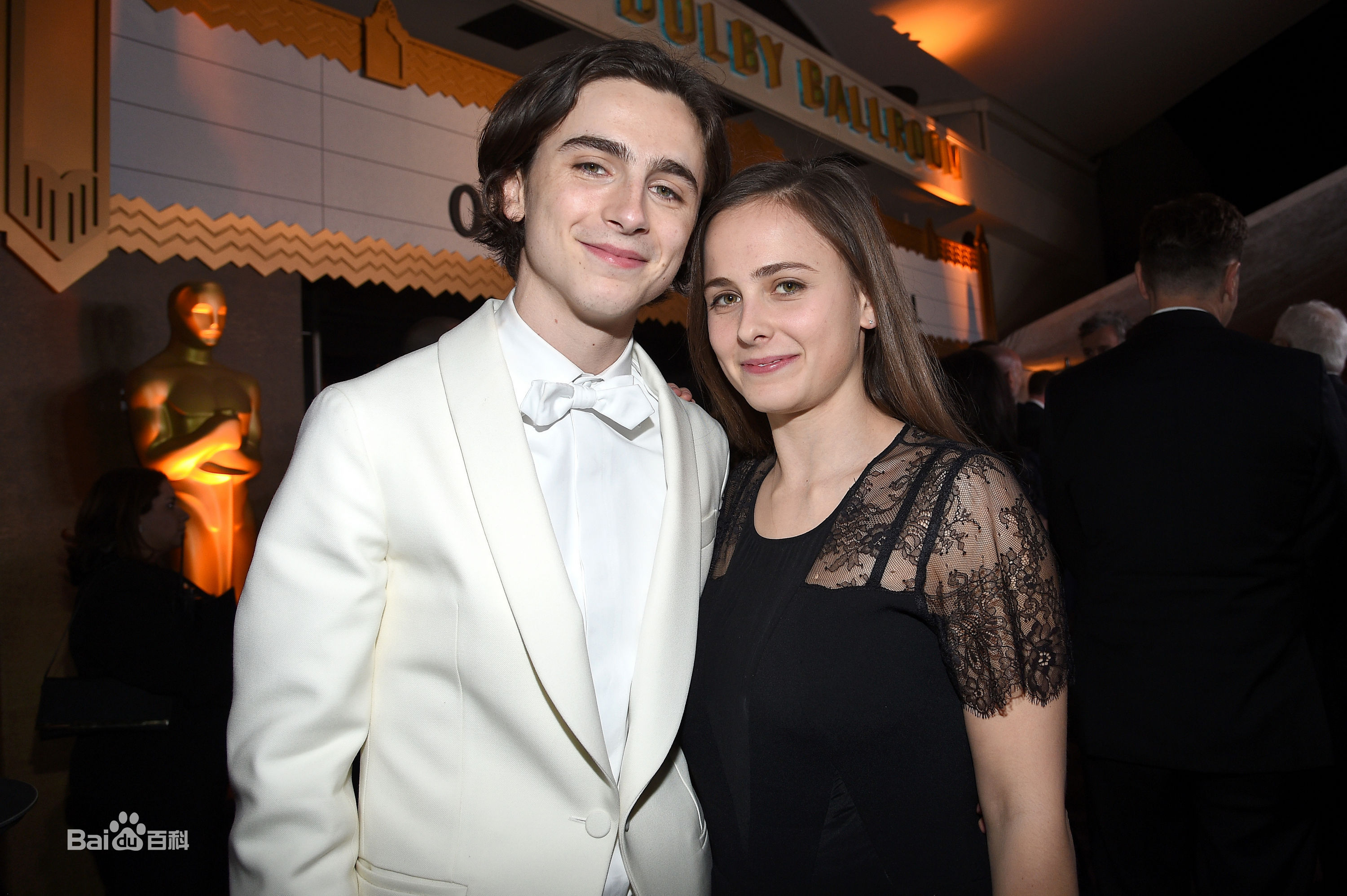 提莫西·查拉梅(Timothée Chalamet)和家人前后照片