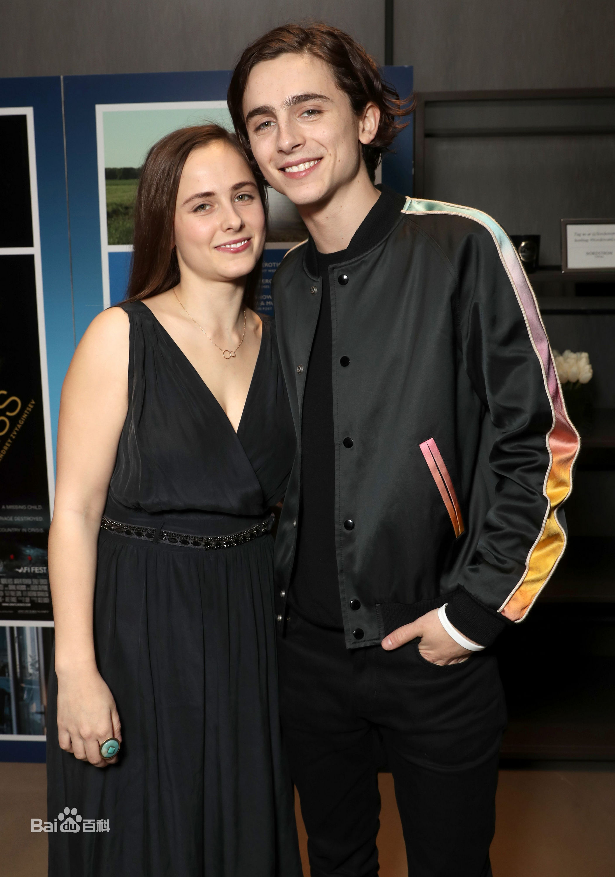 提莫西·查拉梅(Timothée Chalamet)和家人前后照片