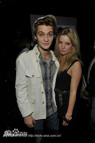 米莎-巴顿(Mischa Barton（Mischa Anne Marsden Barton）)米莎·巴顿性感图片图集