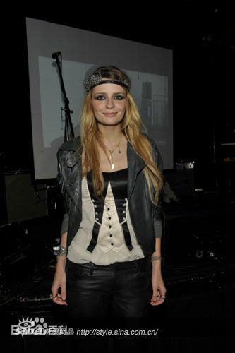 米莎-巴顿(Mischa Barton（Mischa Anne Marsden Barton）)米莎·巴顿性感图片图集